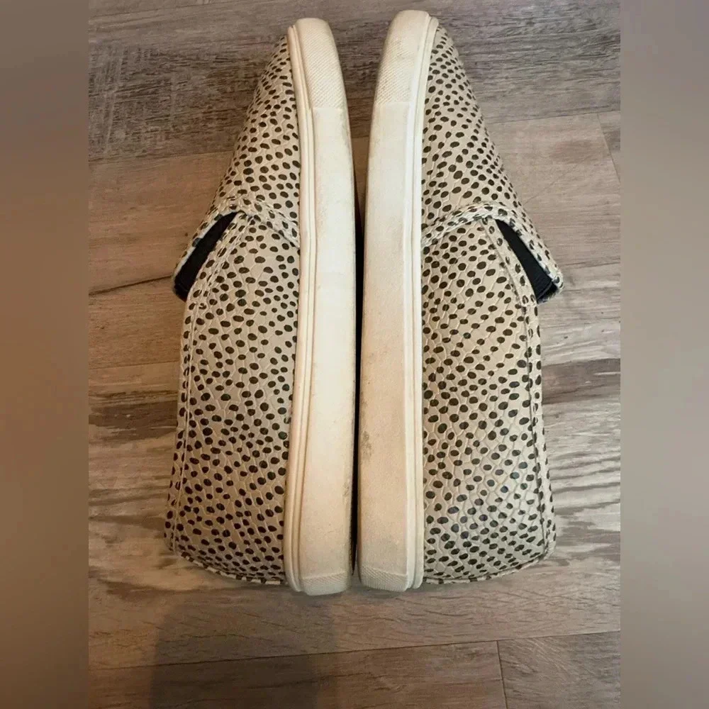 Time and Tru Women's Animal Print Twin Gore Slip On Memory Foam